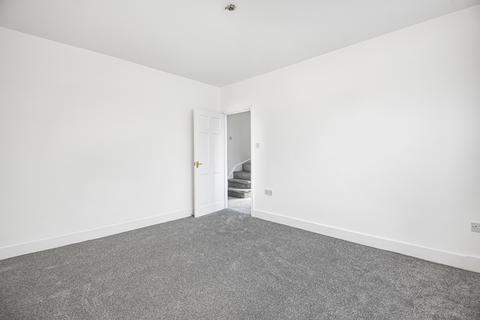 1 bedroom flat for sale, Hereward Gardens, London N13