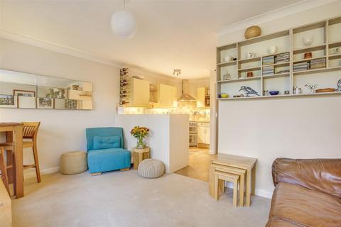 1 bedroom apartment for sale, Eaton Avenue, High Wycombe HP12