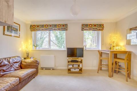 1 bedroom apartment for sale, Eaton Avenue, High Wycombe HP12