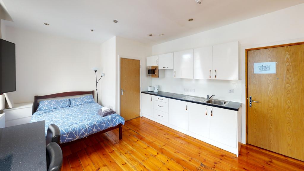 29a-Upper-Parliament-Street-Bedroom