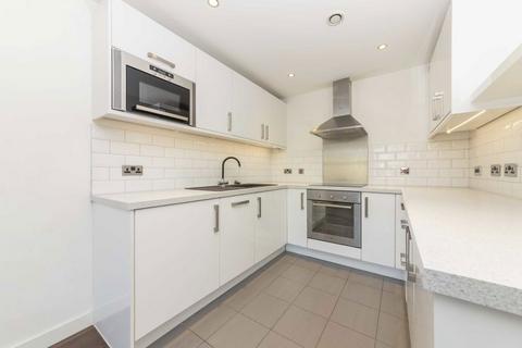 2 bedroom flat to rent, Lloyds Row, London EC1R