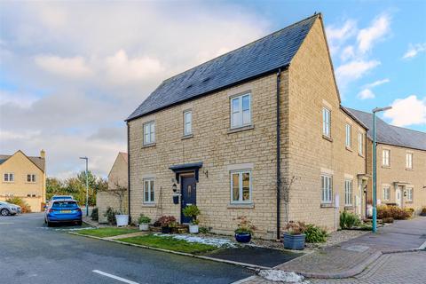 3 bedroom semi-detached house for sale, Lysander Way, Moreton-In-Marsh