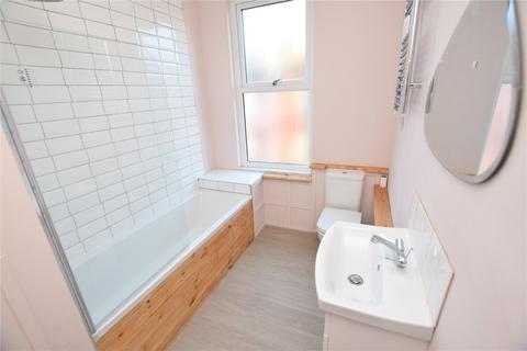 2 bedroom terraced house to rent, Woodview Mount, Leeds, West Yorkshire, LS11