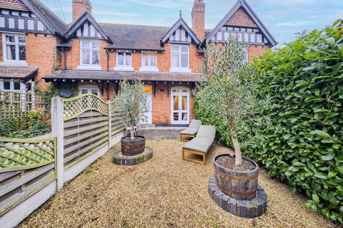 3 bedroom terraced house for sale, Alcester Road, Bromsgrove B60