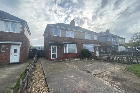 3 bedroom semi-detached house to rent, Cornwall Road, Scunthorpe DN16