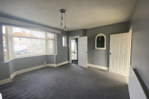 3 bedroom semi-detached house to rent, Cornwall Road, Scunthorpe DN16