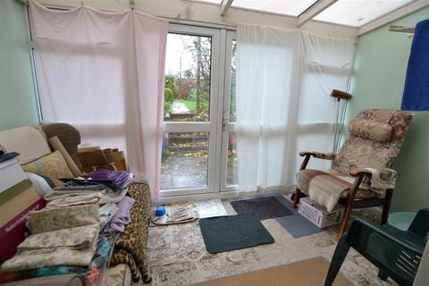 2 bedroom semi-detached bungalow for sale, Castlefields, Leominster