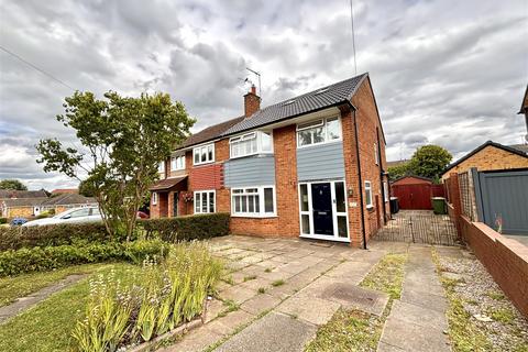 3 bedroom semi-detached house to rent, Weddington Road, Nuneaton