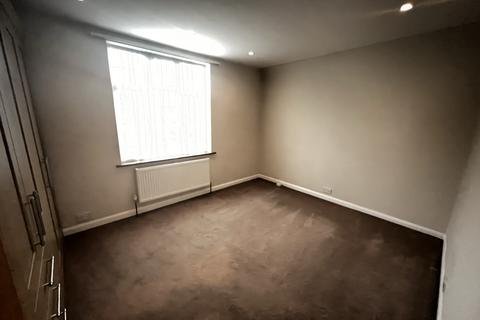 5 bedroom terraced house to rent, Frays Avenue,  West Drayton, UB7