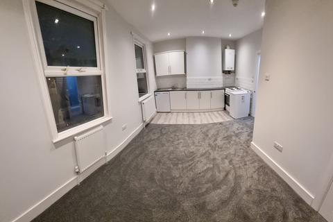 Studio to rent, Clyde Road, Croydon CR0