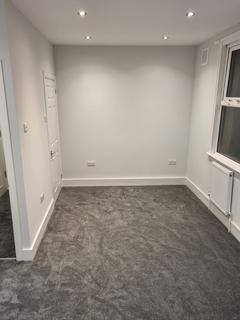 Studio to rent, Clyde Road, Croydon CR0