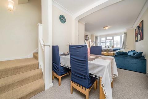 2 bedroom flat for sale, Ditton Road, Surbiton KT6