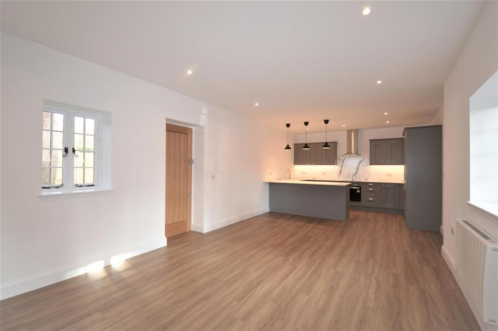 Kitchen/Breakfast/Living Room