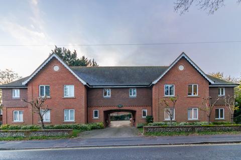 1 bedroom ground floor flat to rent, Robins Nest Church Street, Alton, Hampshire, GU34