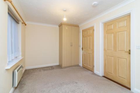 1 bedroom ground floor flat to rent, Robins Nest Church Street, Alton, Hampshire, GU34