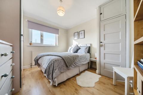 4 bedroom end of terrace house for sale, Kingsbridge Road, Morden SM4