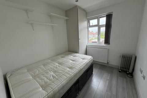 Studio to rent, Thornton Heath CR7