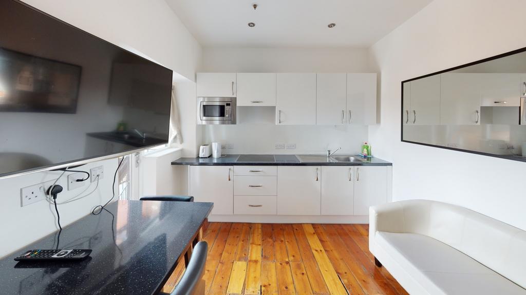 209-UPS-Kitchen(1)