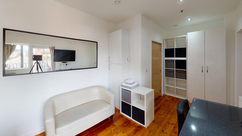 209-UPS-Bathroom(1)