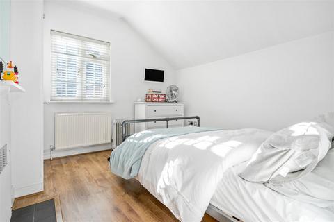 57 Church Road, Chavey Down, Ascot, SL5 8RR