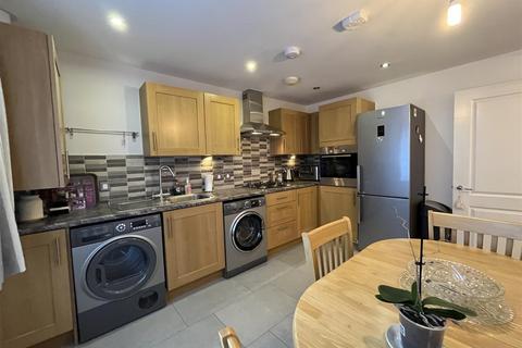 2 bedroom flat for sale, Rhymney Way, Bassaleg, Newport