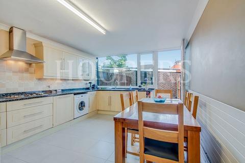 4 bedroom townhouse for sale, Oxgate Gardens, London, NW2