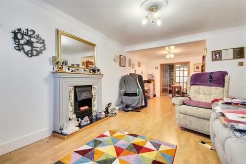 4 bedroom semi-detached house for sale, Crosby Close, Worthing