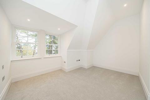 1 bedroom flat to rent, St. Georges Avenue, Weybridge KT13