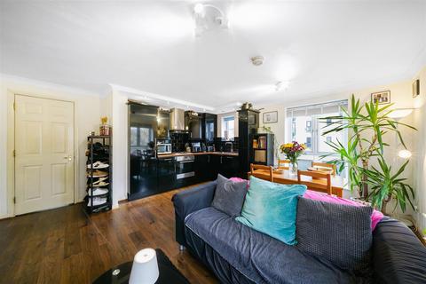 2 bedroom apartment for sale, Howard House, Britannia Village E16