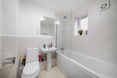 2 bedroom apartment for sale, Howard House, Britannia Village E16