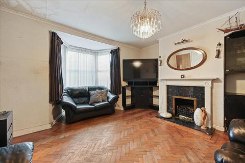 3 bedroom house for sale, Saxon Drive, Acton, W3