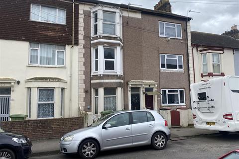 1 bedroom flat to rent, Alma Road, Sheerness