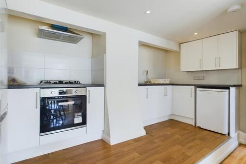 5 bedroom terraced house to rent, Islingword Street, Brighton