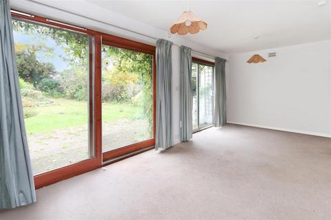 29 Sandy Ridge, Chislehurst, BR7 5DP
