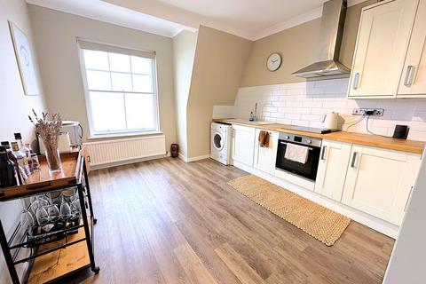 3 bedroom apartment to rent, Knole Road, Bexhill-on-Sea, TN40