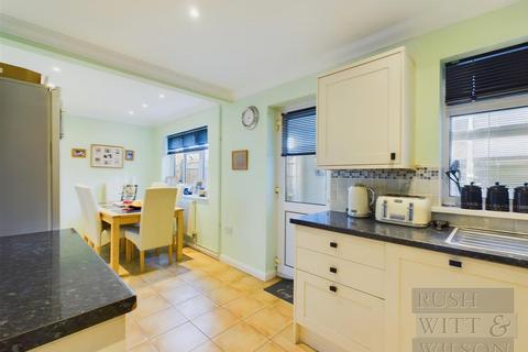 4 bedroom semi-detached house for sale, Asten Close, St. Leonards-On-Sea