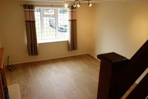 2 bedroom semi-detached house to rent, Ebourne Close, Kenilworth, Kenilworth, Warwickshire