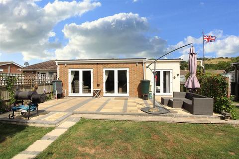 3 bedroom semi-detached bungalow to rent, Grebe Crescent, Hythe, Kent