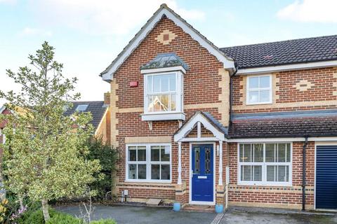 4 bedroom end of terrace house for sale, Scholars Walk, Surrey GU2