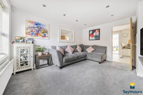 4 bedroom end of terrace house for sale, Scholars Walk, Surrey GU2