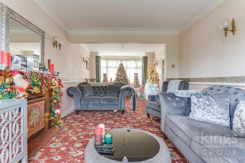 3 bedroom detached house for sale, Clifton Gardens, Enfield