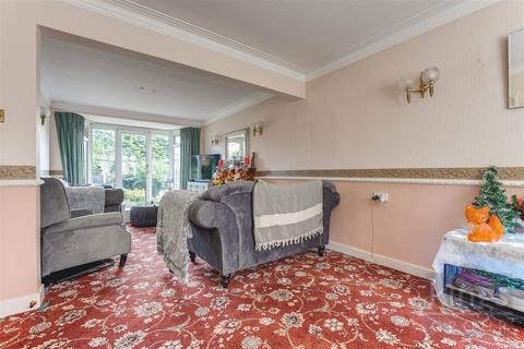 3 bedroom detached house for sale, Clifton Gardens, Enfield