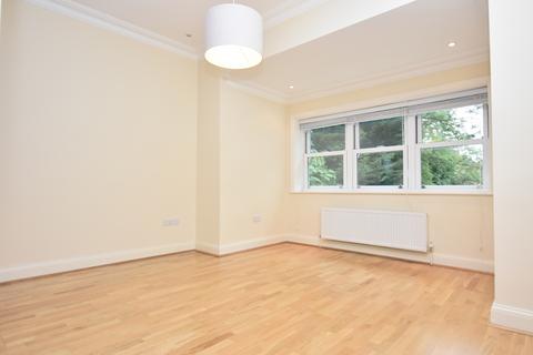 2 bedroom flat to rent, Oakwood Avenue Beckenham BR3