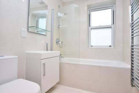 2 bedroom flat to rent, Oakwood Avenue Beckenham BR3