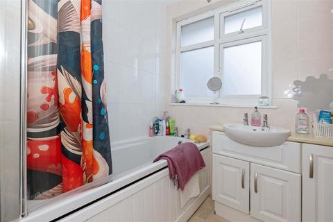 5 bedroom semi-detached house for sale, Douglas Close, Worthing