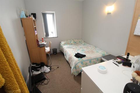 6 bedroom flat to rent, Darran Street, Cardiff CF24