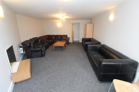 6 bedroom flat to rent, Darran Street, Cardiff CF24