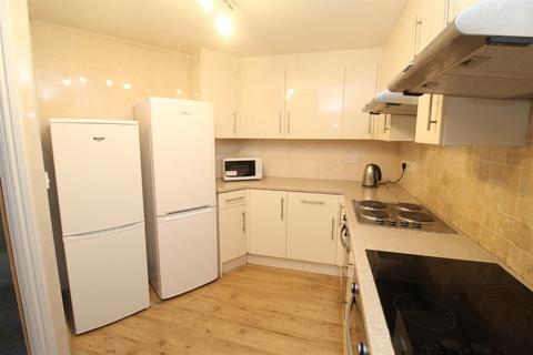 6 bedroom flat to rent, Darran Street, Cardiff CF24