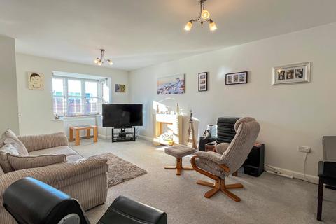 3 bedroom semi-detached house for sale, Bob Rainsforth Way, Gainsborough, DN21