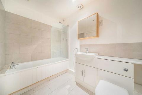 2 bedroom flat for sale, Abbeville Road, London SW4